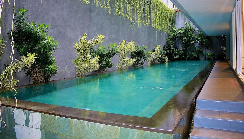 Zen Rooms Patra Kuningan Syariah Jacarta Exterior foto