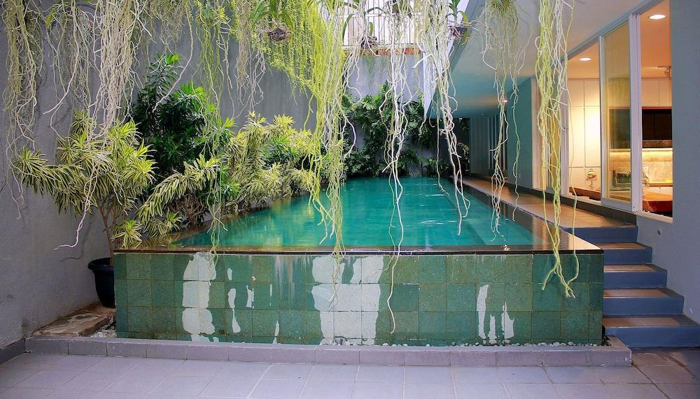 Zen Rooms Patra Kuningan Syariah Jacarta Exterior foto